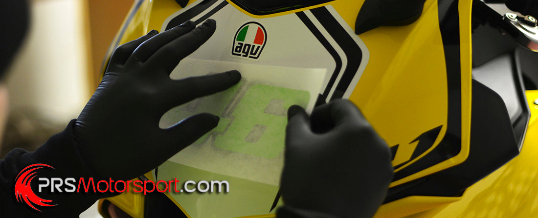 comment poser un stickers moto ?